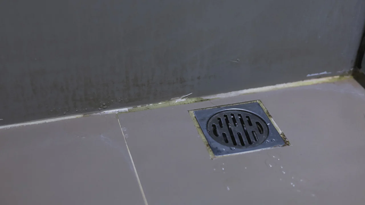 Abflussreinigung durch Rohrreinigung Schriesheim in einem Altbau